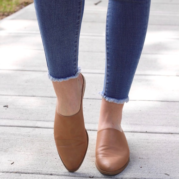 Old Navy mid-rise rockstar jeans - Picture 2 of 6